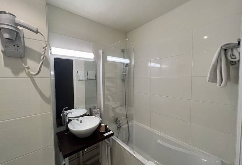 Отель Le Pré Saint Germain