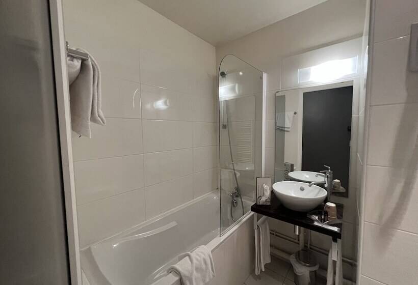 Отель Le Pré Saint Germain