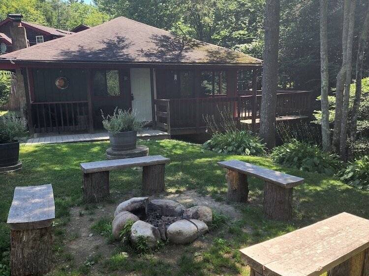 ホテル Magnolia Streamside Resort