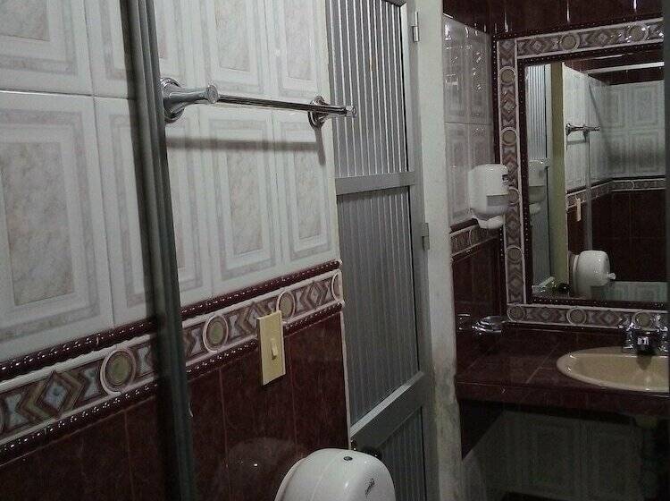 酒店 Marques Plaza