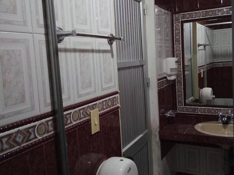 酒店 Marques Plaza