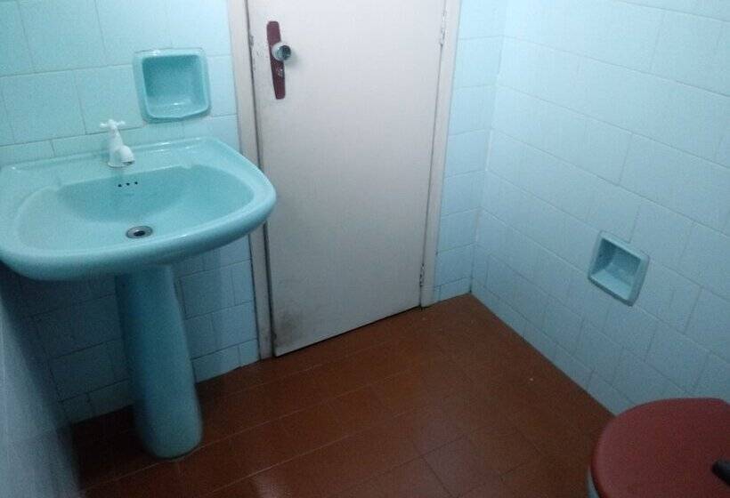 Отель Oyo Moura