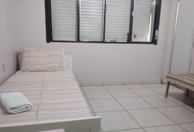 Отель Oyo Moura