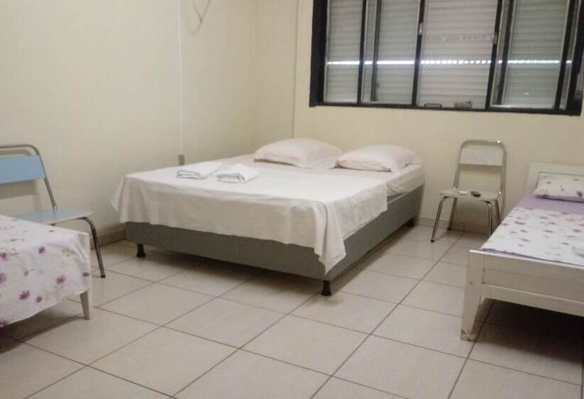 Отель Oyo Moura