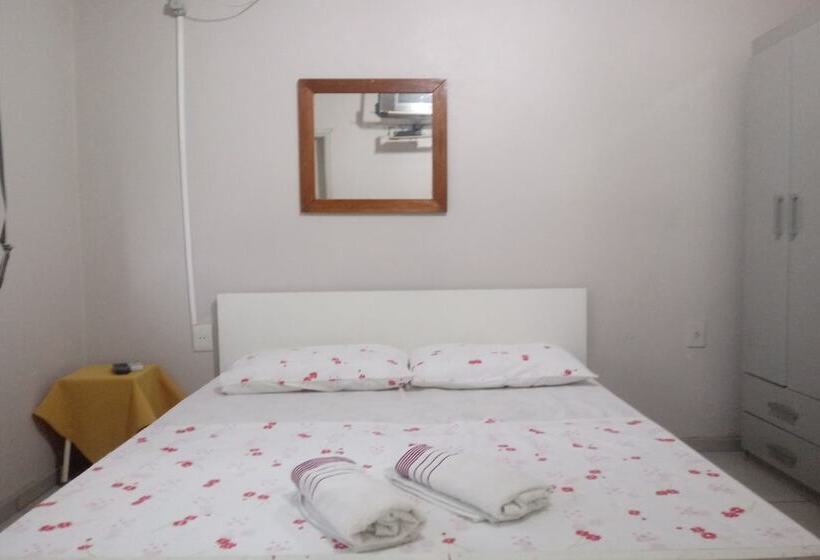 Отель Oyo Moura