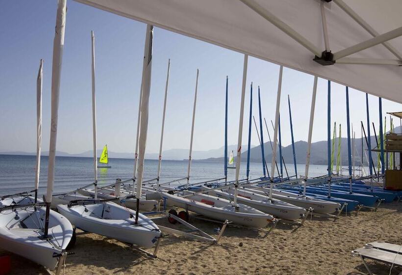 בית מלון כפרי Paleros Beach Resort