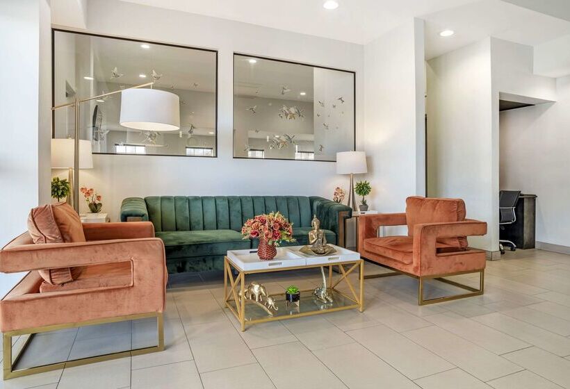 Отель Quality Inn And Conference Center