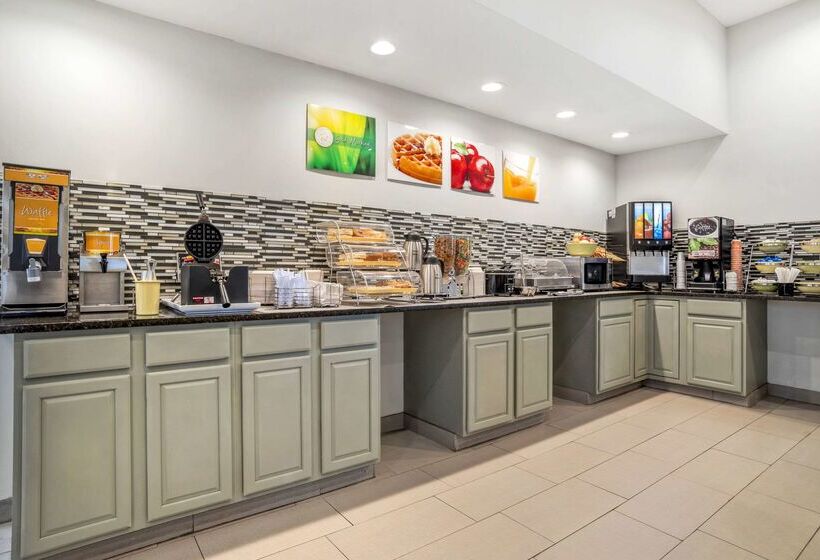 Отель Quality Inn And Conference Center