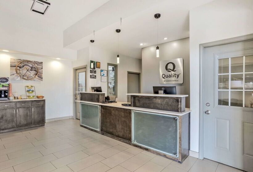 Отель Quality Inn And Conference Center