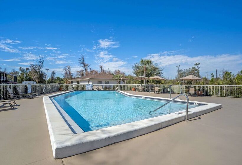 Отель Quality Inn And Conference Center