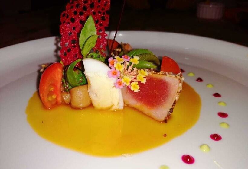 ホテル Thamaravila Wilpattu Luxury Tented Villa