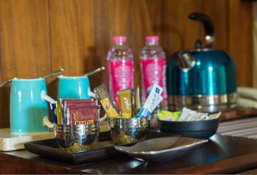 فندق Thamaravila Wilpattu Luxury Tented Villa