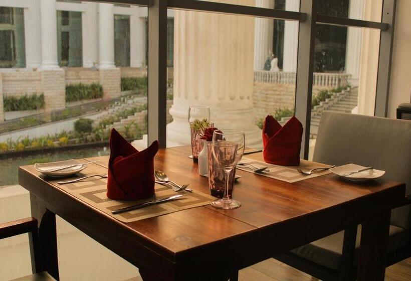 ホテル The Epitome