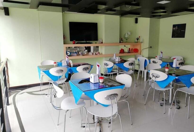 Отель Torre De Cristal