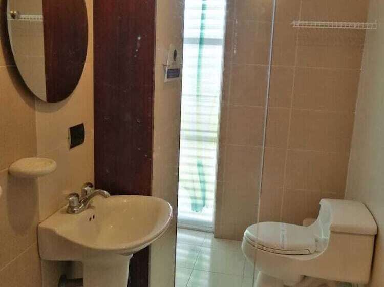 Отель Torre De Cristal