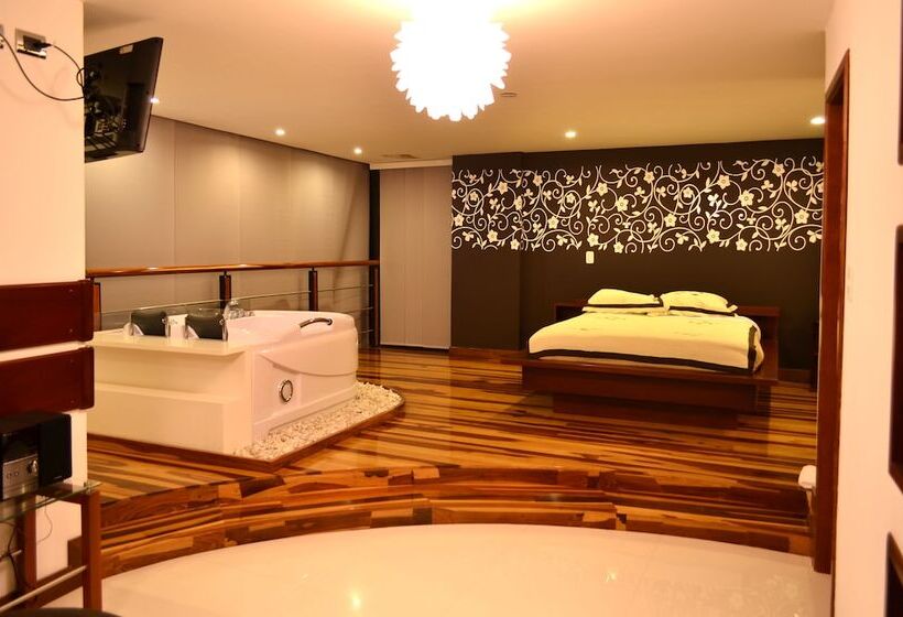 Отель Torre De Cristal