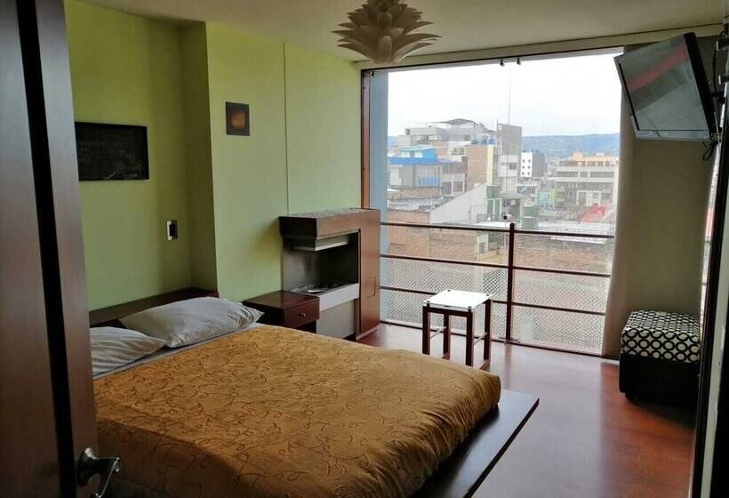 Отель Torre De Cristal