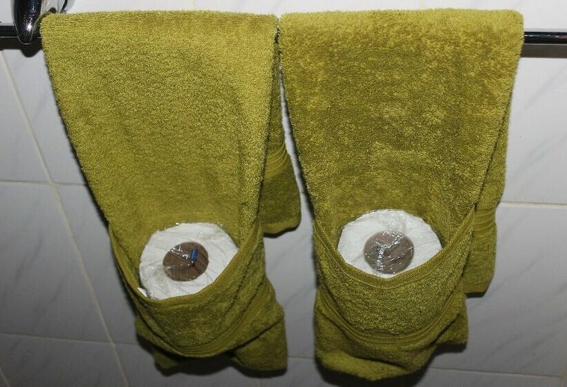 בית מלון כפרי Zarafa Tented Camp