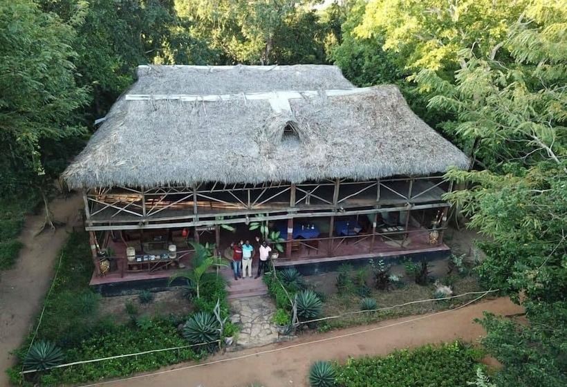 בית מלון כפרי Zarafa Tented Camp