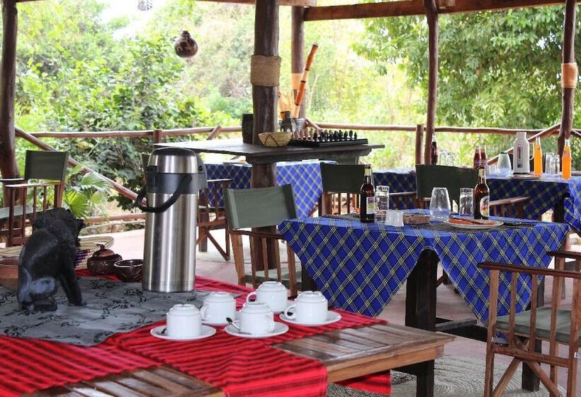 בית מלון כפרי Zarafa Tented Camp