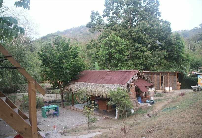 La Casa En El Aire   Hostel