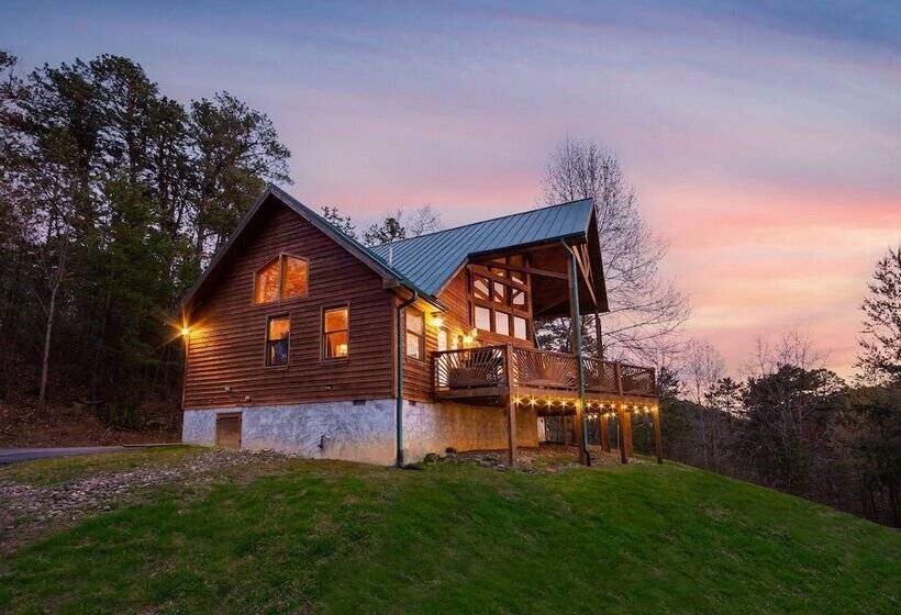 Mountain View Holy Smoky Cabin By Redawning