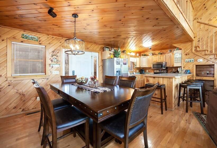 Mountain View Holy Smoky Cabin By Redawning