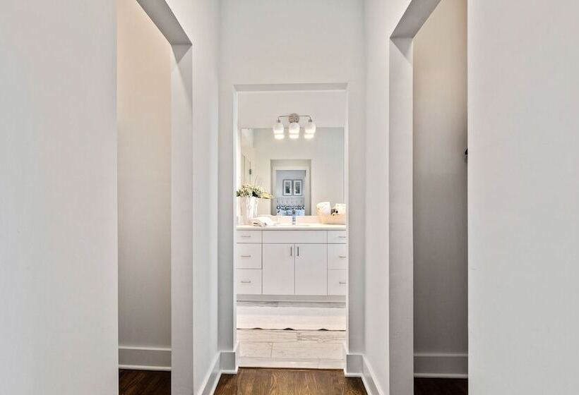 Newly Renovated Buckhead Condo Suites