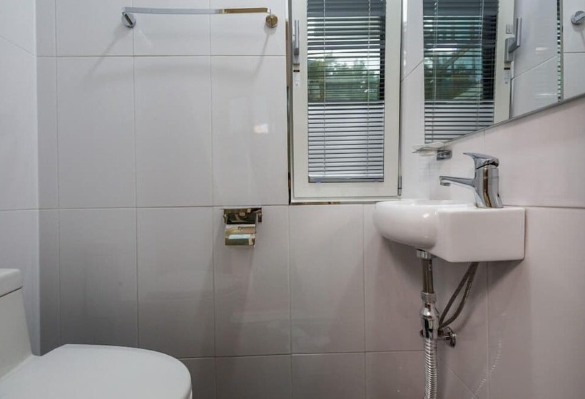 פנסיון Asamo Poolvilla