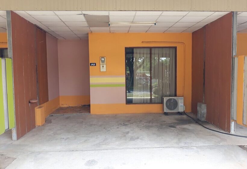 펜션 Baan Nopparat