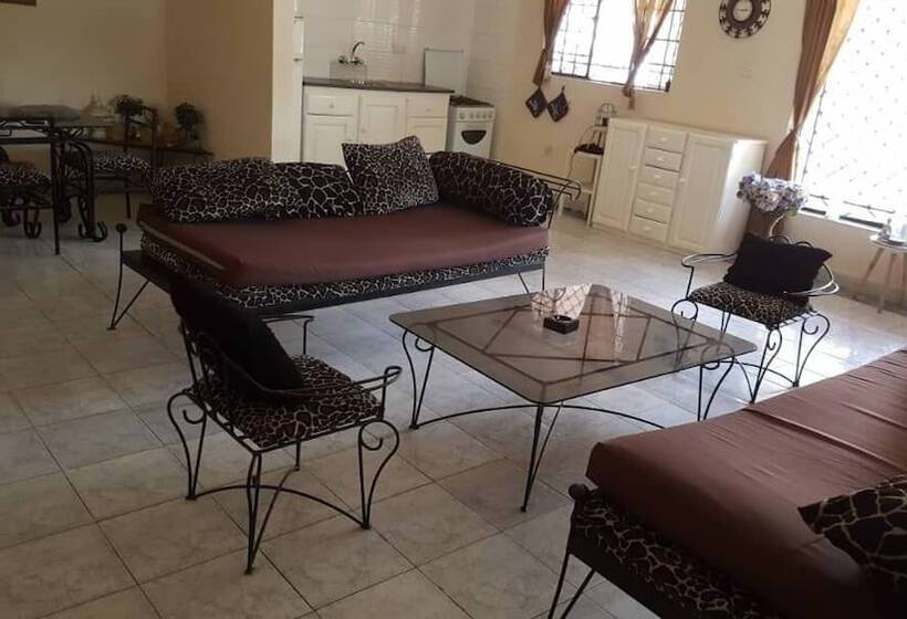 پانسیون Bahamas Guest