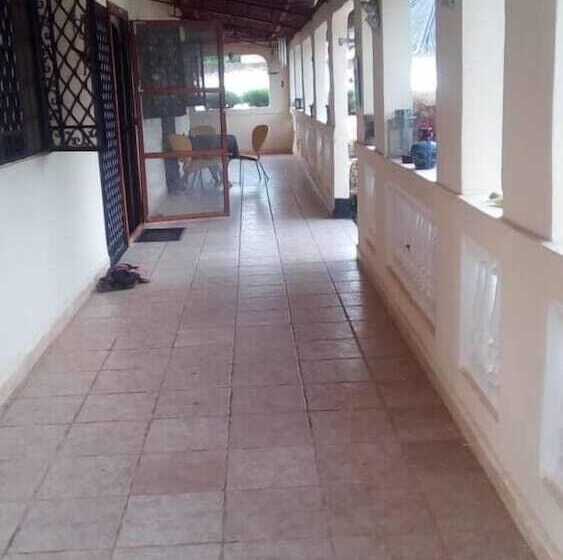 پانسیون Bahamas Guest