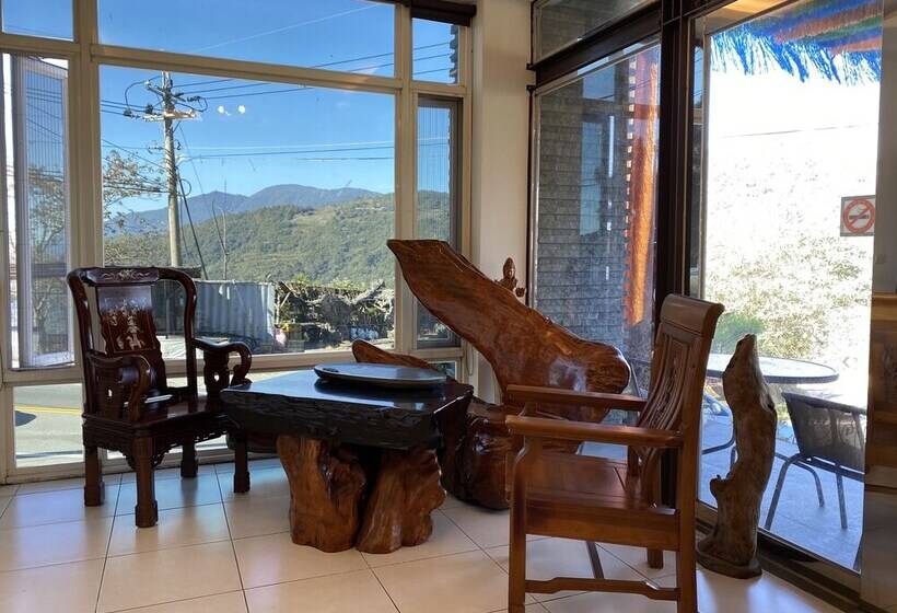 پانسیون Chen Yi