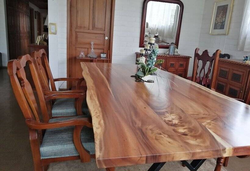 פנסיון Chesters B&b