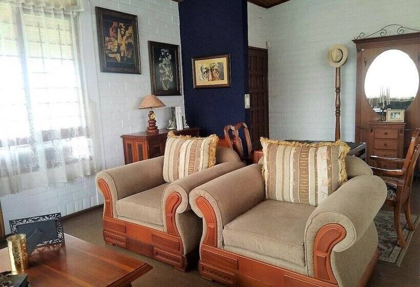 פנסיון Chesters B&b