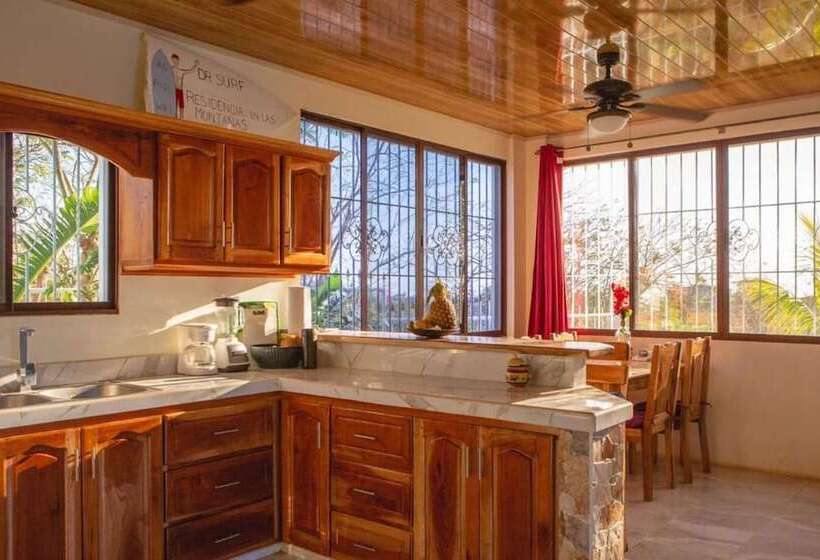 פנסיון Doctor Surf Guesthouse