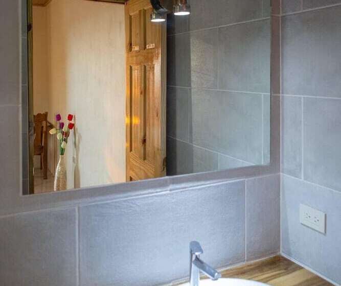 פנסיון Doctor Surf Guesthouse