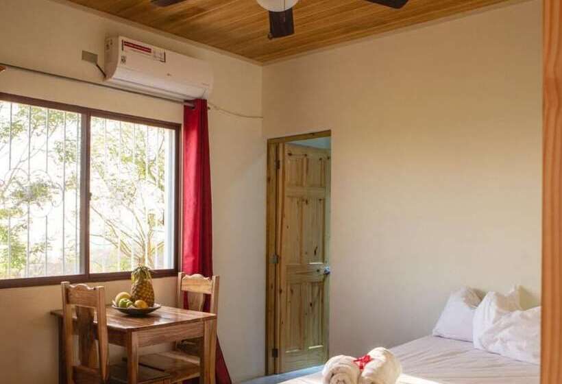 פנסיון Doctor Surf Guesthouse