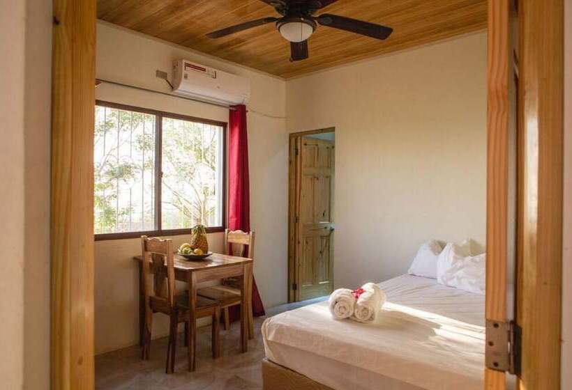 פנסיון Doctor Surf Guesthouse