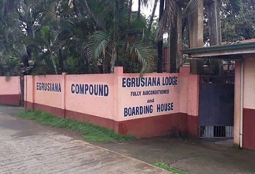بنسيون Eg Rusiana Boarding House