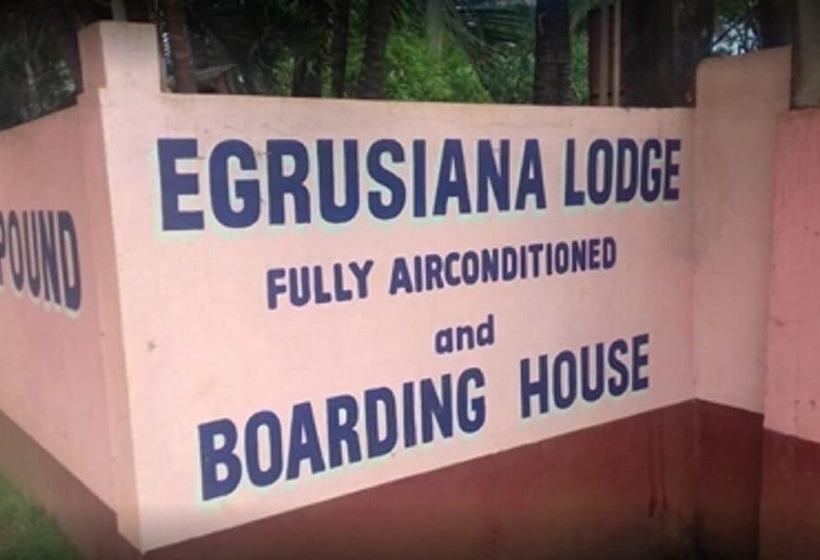 بنسيون Eg Rusiana Boarding House