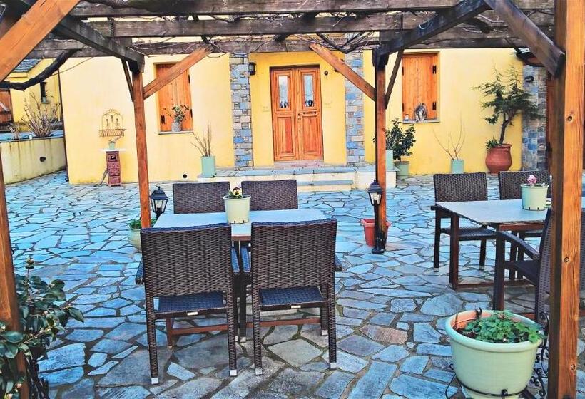 פנסיון Ellis Full Guest House