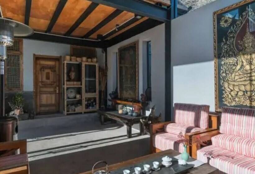 פנסיון Floral Hotel Limaroonthai Shuhe