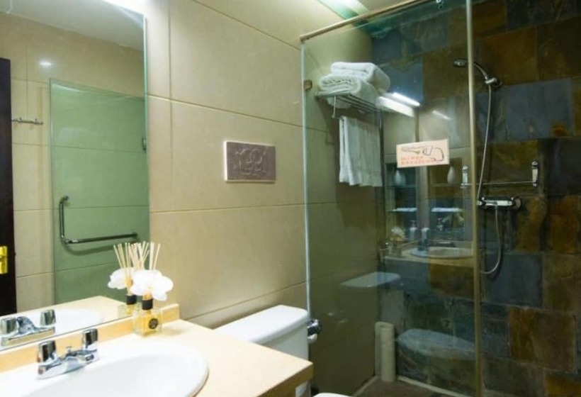 פנסיון Floral Hotel Limaroonthai Shuhe