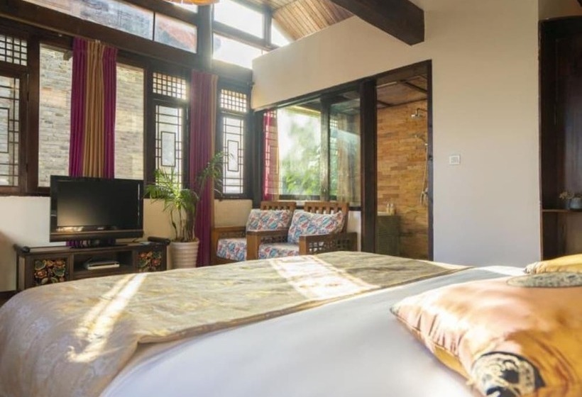 פנסיון Floral Hotel Limaroonthai Shuhe