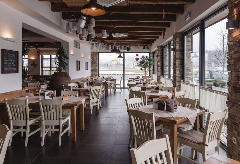 پانسیون Guesthouse Grof