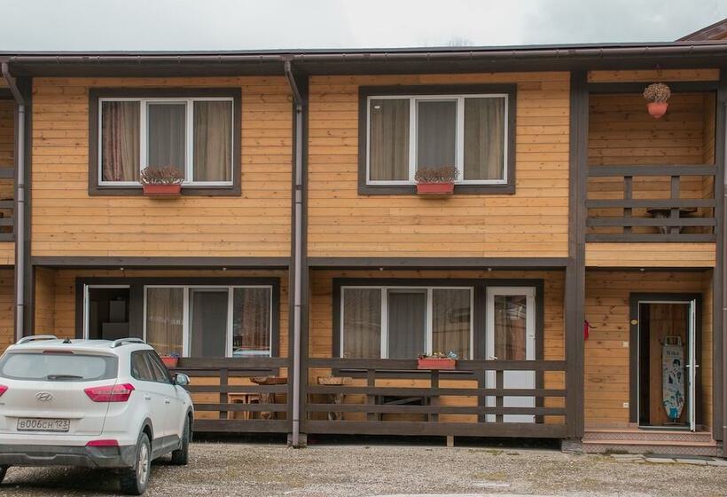 پانسیون Guesthouse Usadba