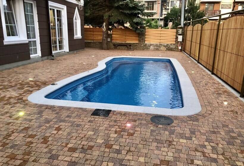 پانسیون Guesthouse Usadba