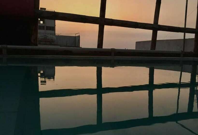 펜션 Huanchaco Surf Camp