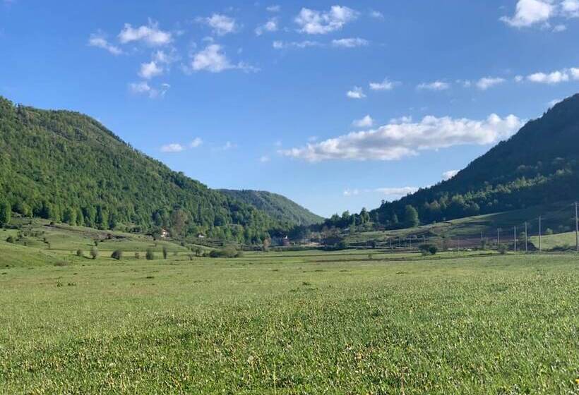 פנסיון Joen Village